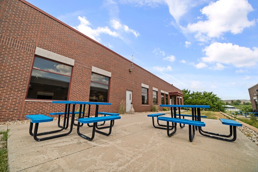More Photos Of 2303 Jones Blvd, Coralville Office For Lease