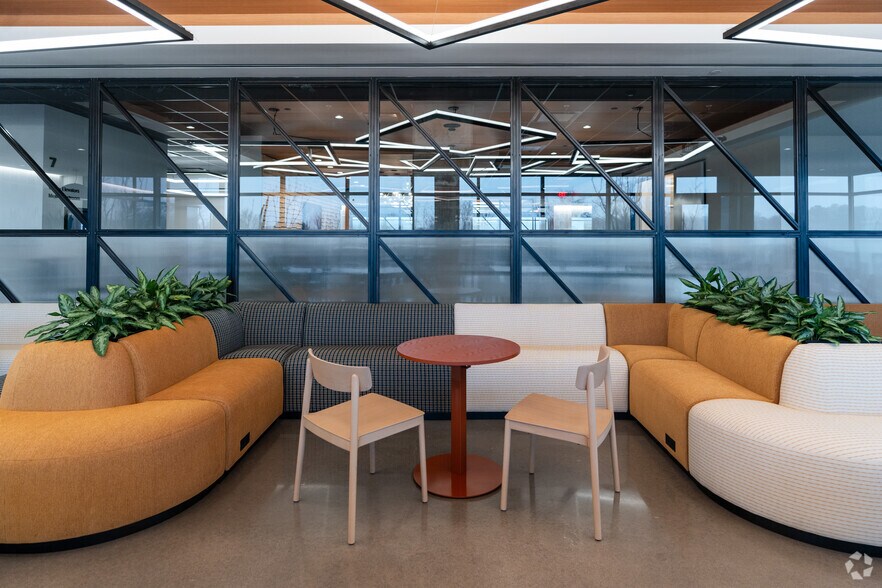 More Photos Of 541 Church At North Hills St, Raleigh Office For Lease