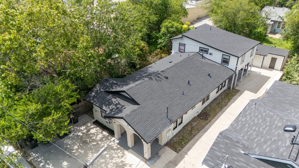 More Photos Of 827 W Rosewood Ave, San Antonio Apartments For Sale