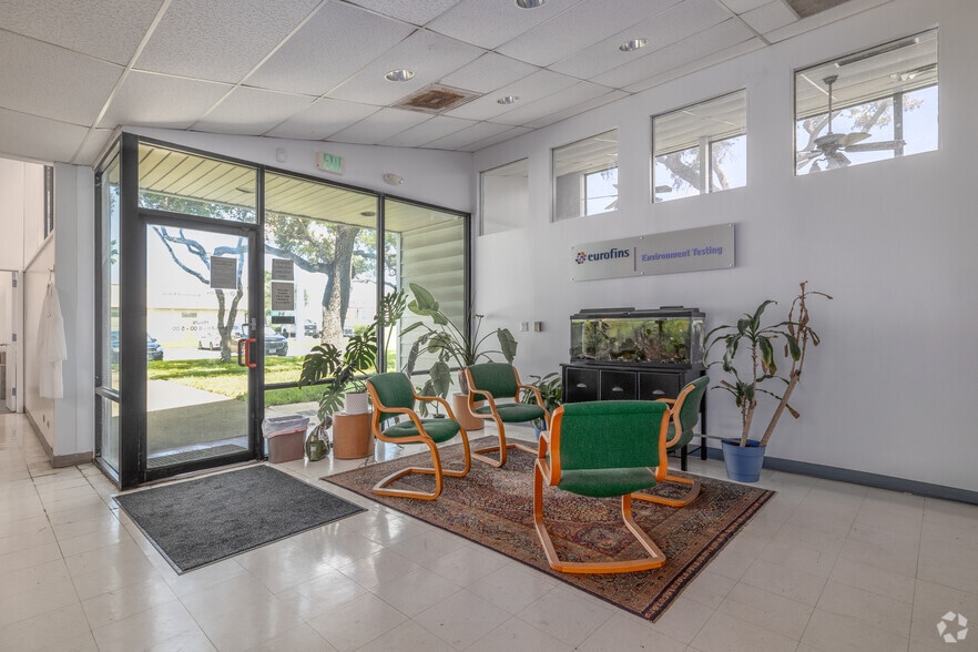 More Photos Of 1733 N Padre Island Dr, Corpus Christi Research And Development For Lease