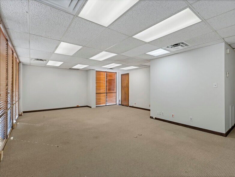 More Photos Of 140 W 2100 S, Salt Lake City Office For Sale