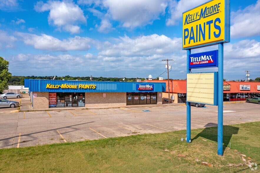 Primary Photo Of 825 N Belt Line Rd, Irving Freestanding For Lease