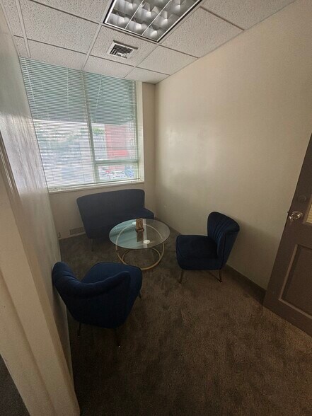 More Photos Of 220 Old Country Rd, Mineola Office For Lease