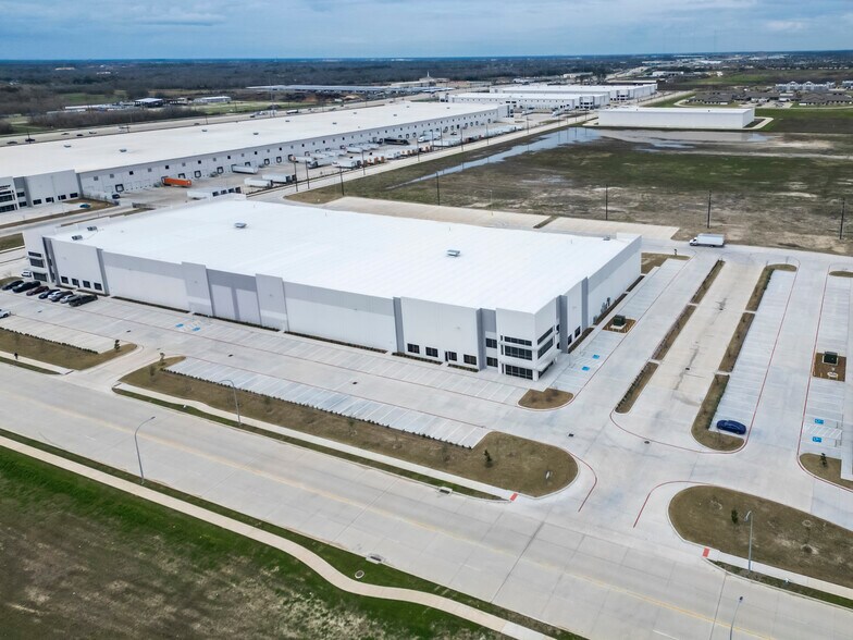 More Photos Of 13930 Journey Rd, Houston Warehouse For Sale