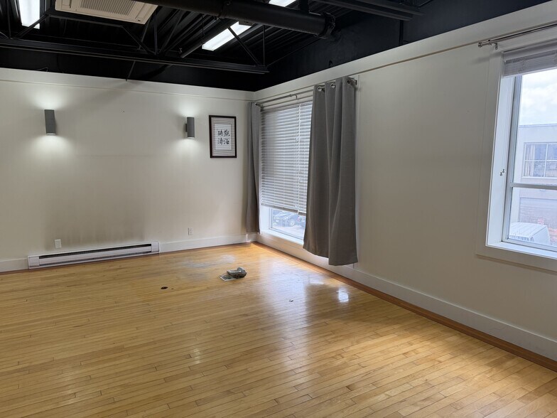More Photos Of 9059-9079 Shaughnessy St, Vancouver Warehouse For Sale