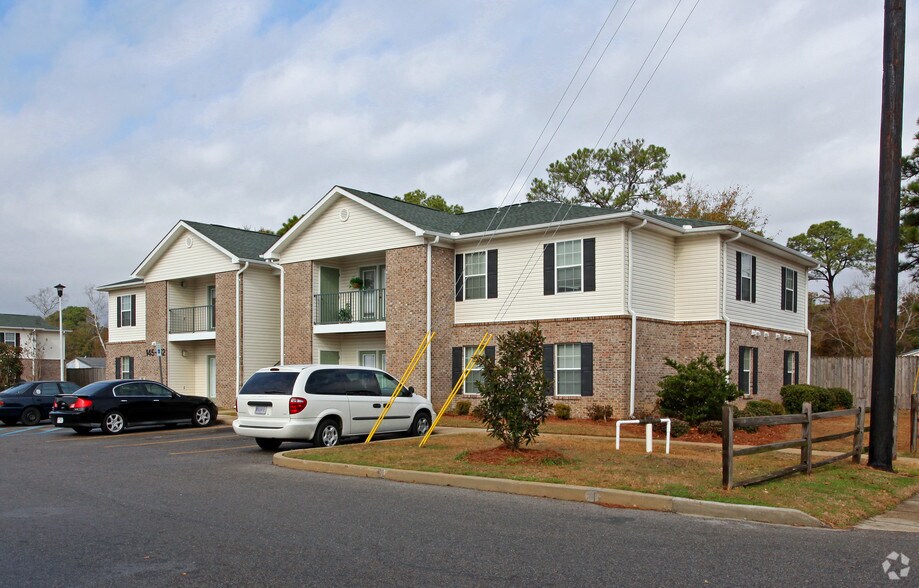 Primary Photo Of 2403 Eden St, Pascagoula Apartments For Sale