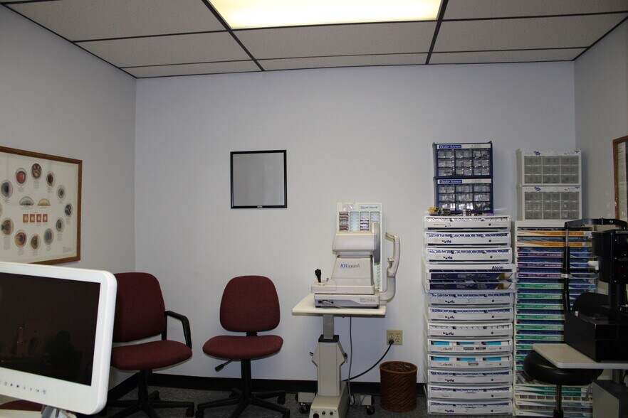 More Photos Of 32-38 Main St, Windsor Locks Office For Sale