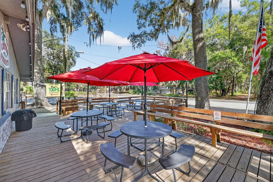 More Photos Of 2396 N Country Road 470, Lake Panasoffkee General Retail For Sale