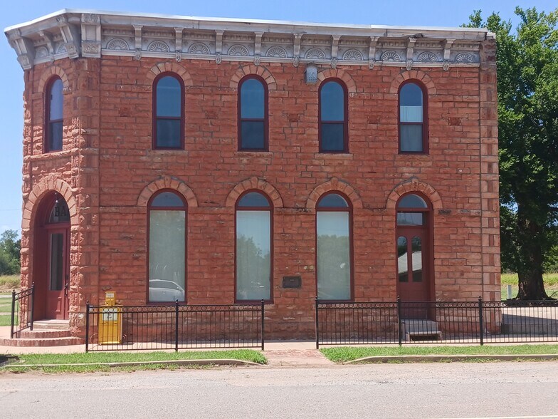 Primary Photo Of 106 Main St, Mulhall Lodge Meeting Hall For Sale