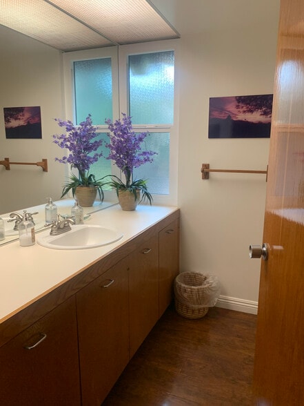 More Photos Of 479 S Marengo Ave, Pasadena Loft Creative Space For Lease