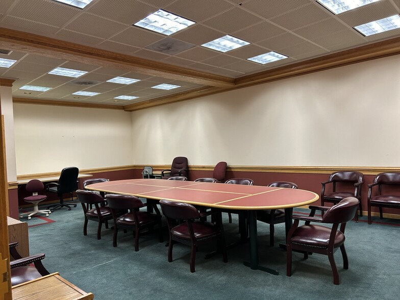 More Photos Of 320 N Courtland St, East Stroudsburg Freestanding For Lease
