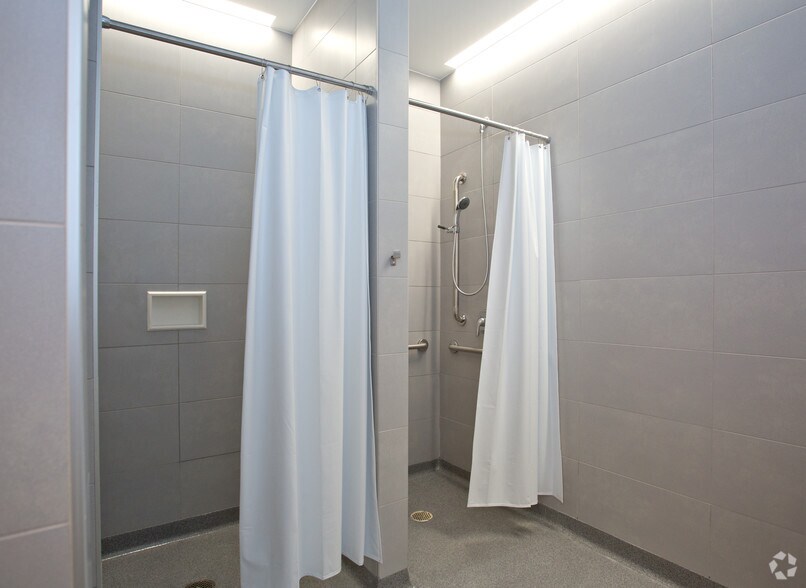 More Photos Of 1 Edison Dr, Alpharetta Unknown For Lease