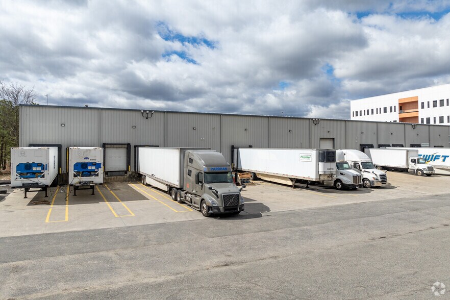 More Photos Of 475 Oberlin Ave S, Lakewood Warehouse For Lease