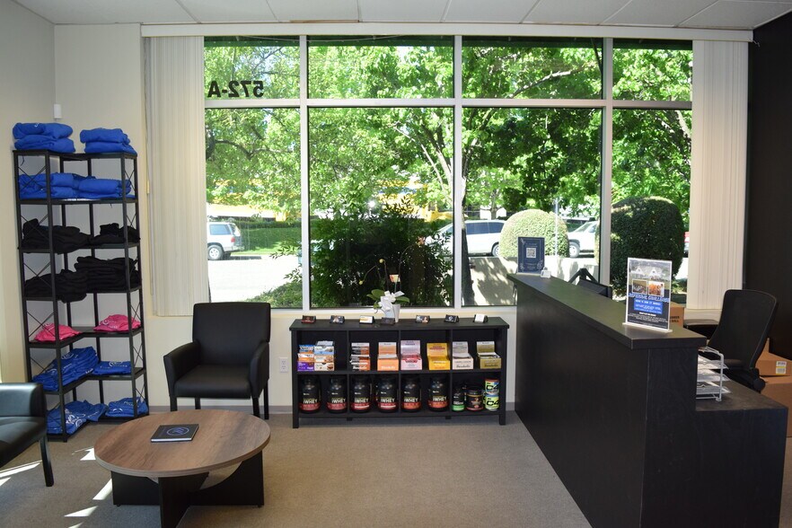 More Photos Of 572 Martin Ave, Rohnert Park Flex For Sale