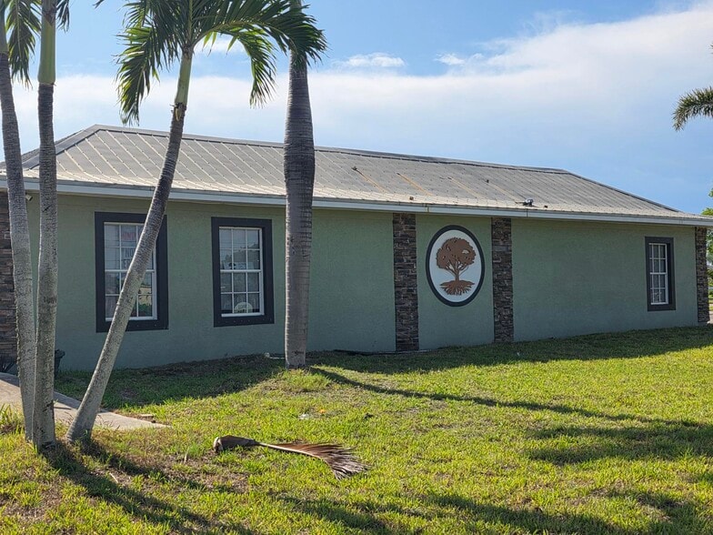 Primary Photo Of 4811 S Del Prado Blvd, Cape Coral Office For Lease