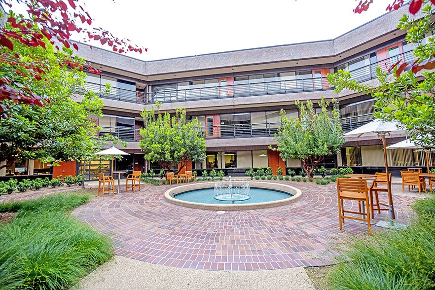 More Photos Of 12526 High Bluff Dr, San Diego Coworking Space