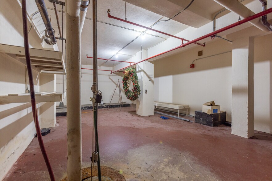 More Photos Of 301 Cypress St, Abilene Office For Sale