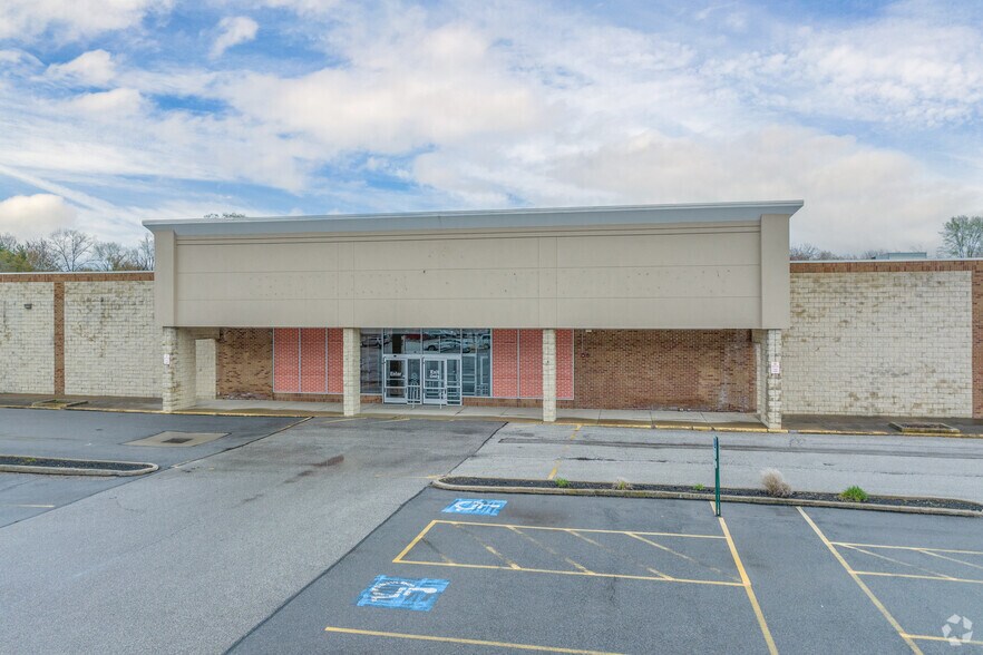 More Photos Of 8535 Tanglewood Sq, Chagrin Falls Unknown For Lease