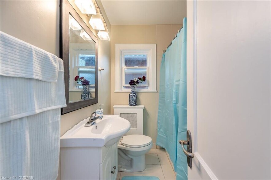 More Photos Of 104 Longwood Rd S, Hamilton Multifamily For Sale