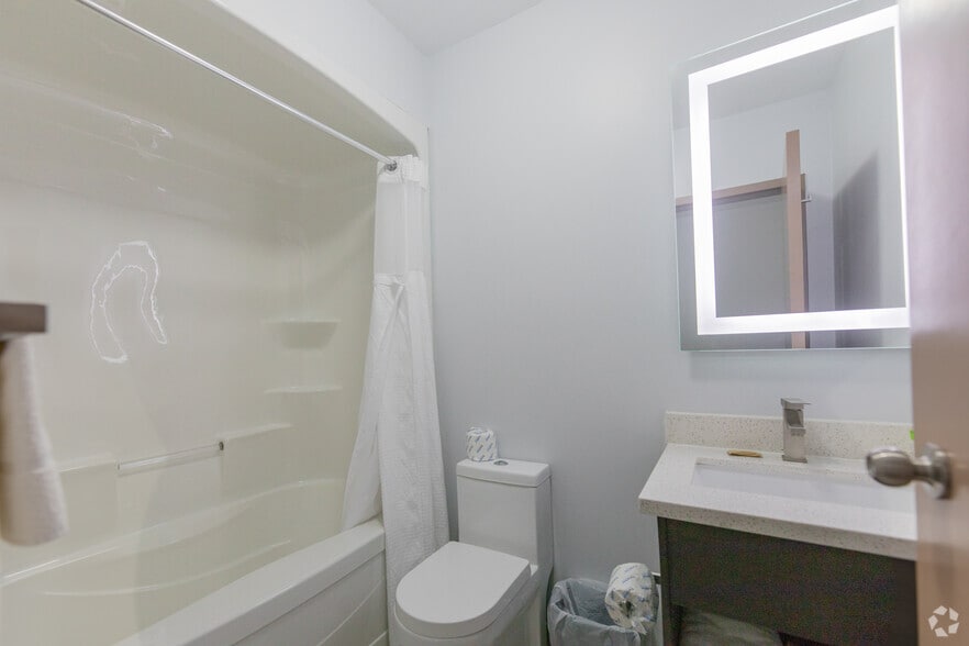 More Photos Of 112 King st, Palmerston Hotel For Sale