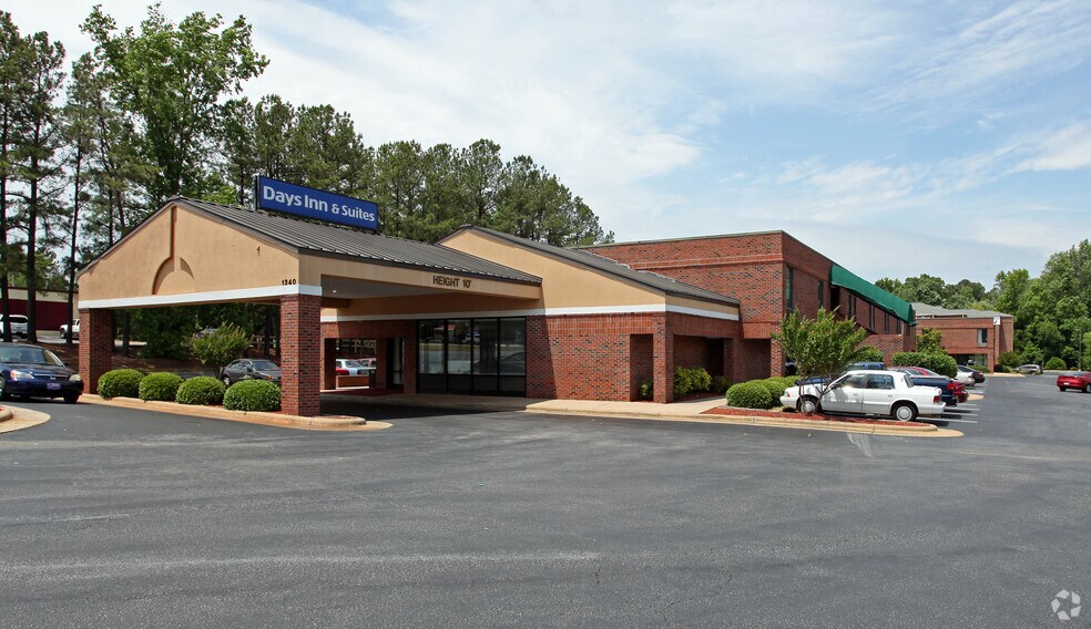 More Photos Of 1340 N Wesleyan Blvd, Rocky Mount Hotel For Sale