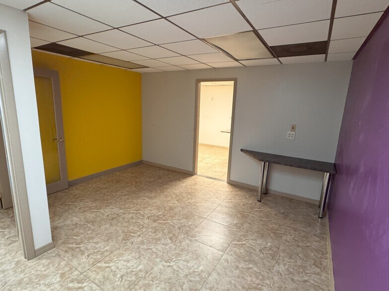 More Photos Of 5050 Gulf Blvd, Saint Petersburg Storefront For Lease