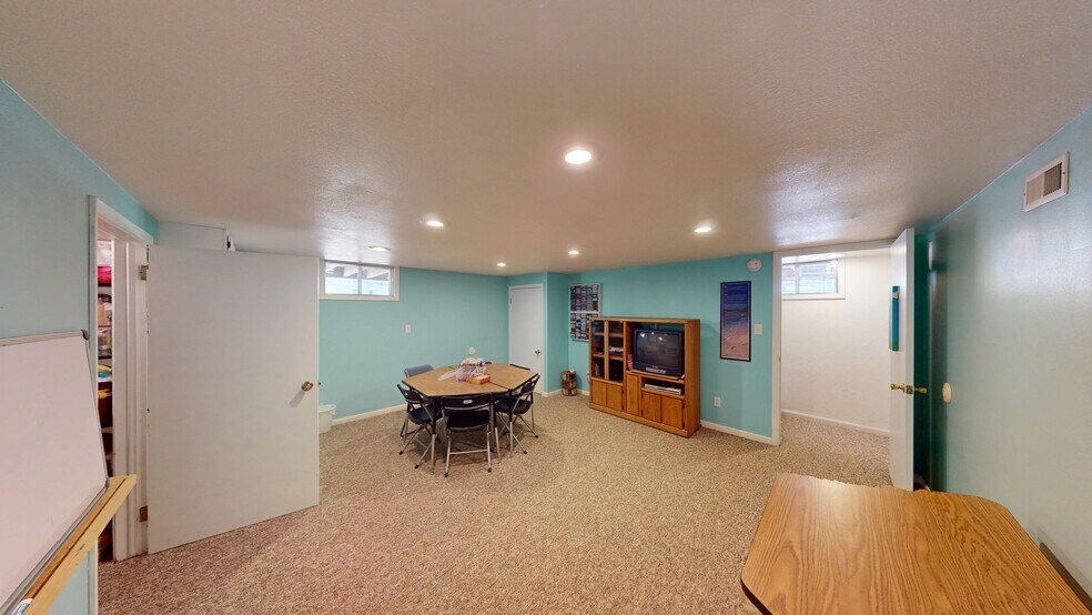 More Photos Of 1430 Riverview Rd, Riverton Office Residential For Sale