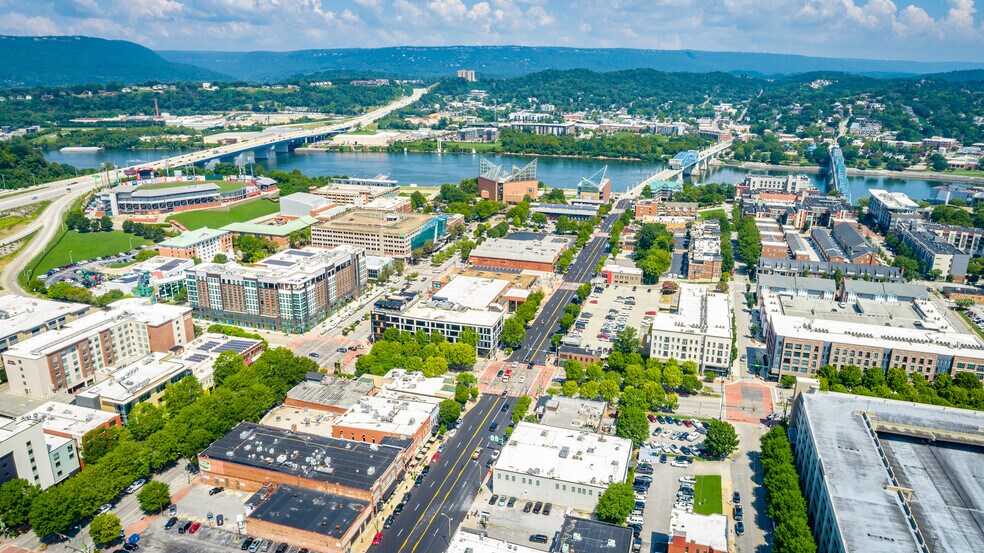 More Photos Of 420 Broad St, Chattanooga Storefront For Lease