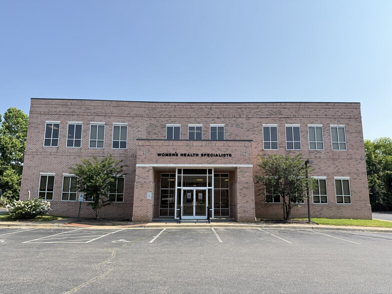 More Photos Of 7800 Wolf Trail Cv, Germantown Medical For Lease