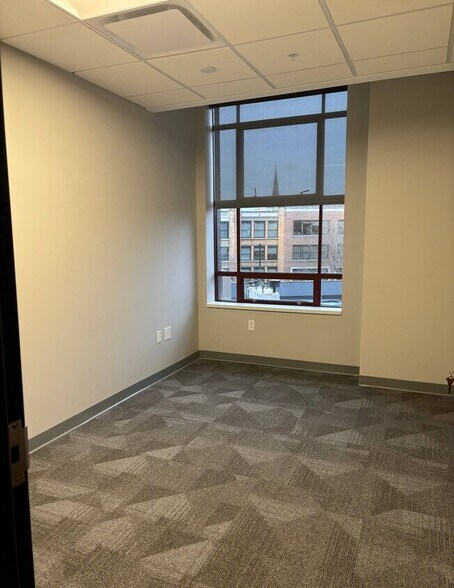 More Photos Of 109 S Warren St, Syracuse Office Residential For Lease