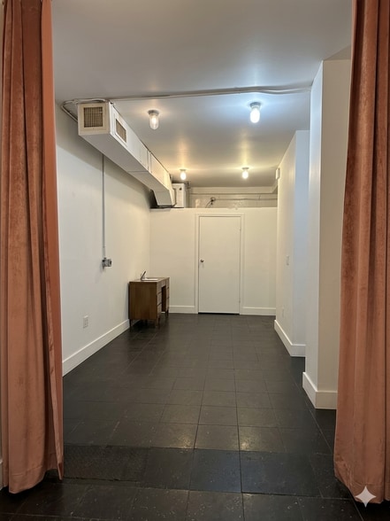 More Photos Of 95 Orchard St, New York Apartments For Lease