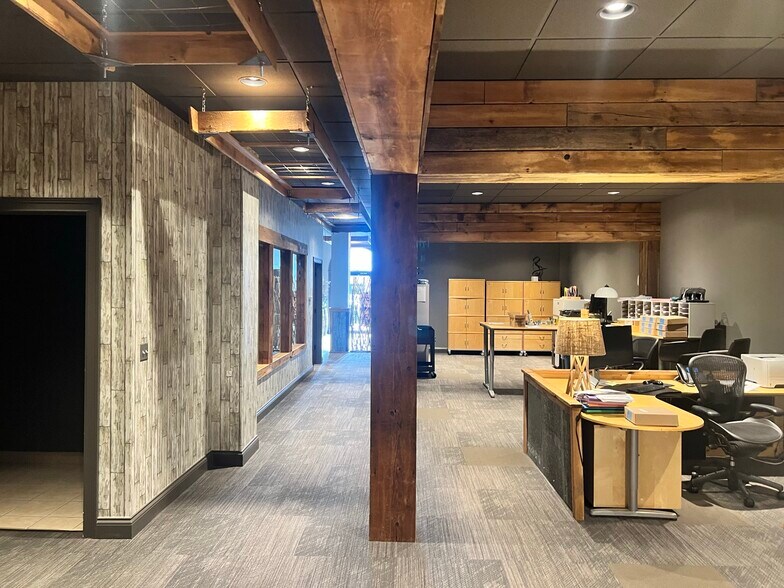 1860 W Winchester Rd, Libertyville, IL 60048 Loft Creative Space For