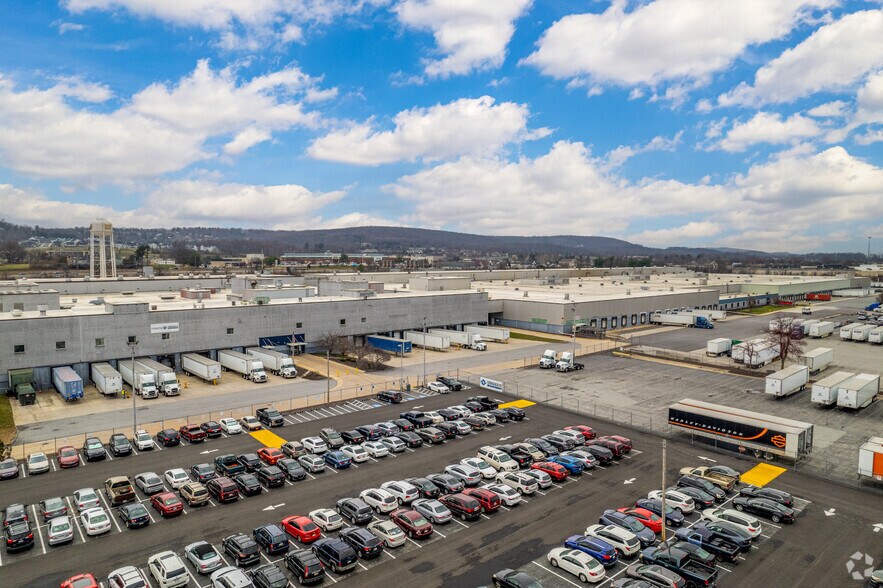 More Photos Of 301 Butterfly Commons Dr, York Manufacturing For Lease