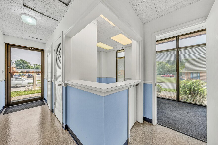 More Photos Of 1930 Braeburn Dr, Salem Medical For Sale