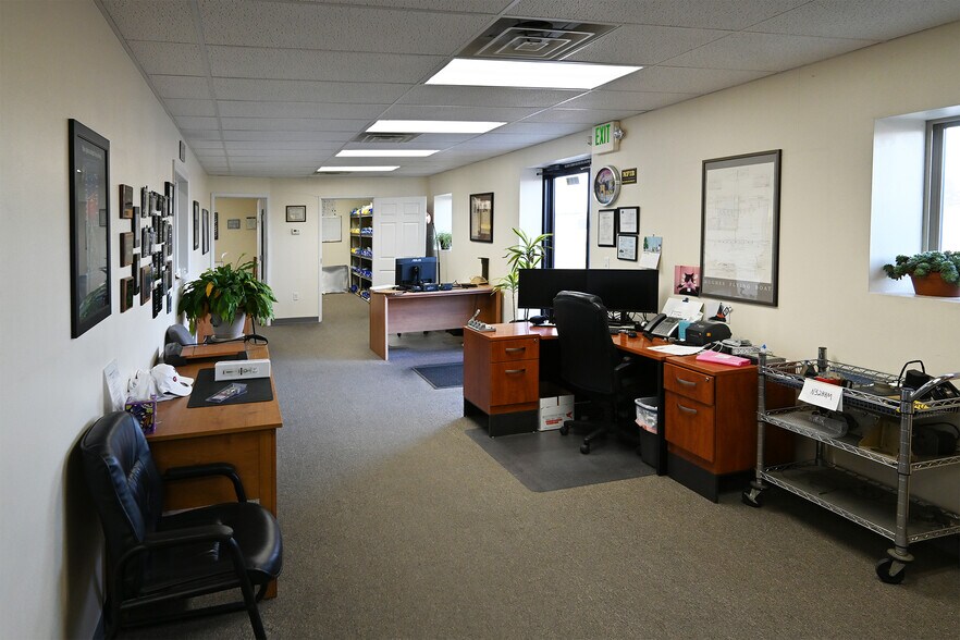 More Photos Of 5293-5297 Gulf Stream Ct, Loveland Airplane Hangar For Lease