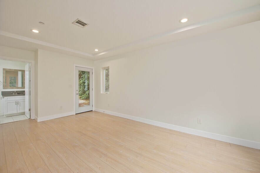 More Photos Of 635 N Harvard Blvd, Los Angeles Apartments For Sale