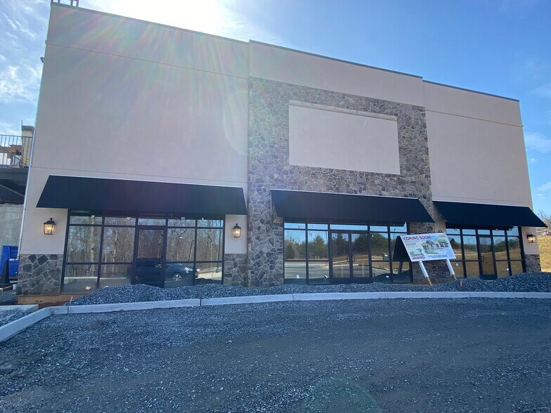 More Photos Of 134 Wood Ridge Ter, Zion Crossroads Storefront Retail Office For Lease