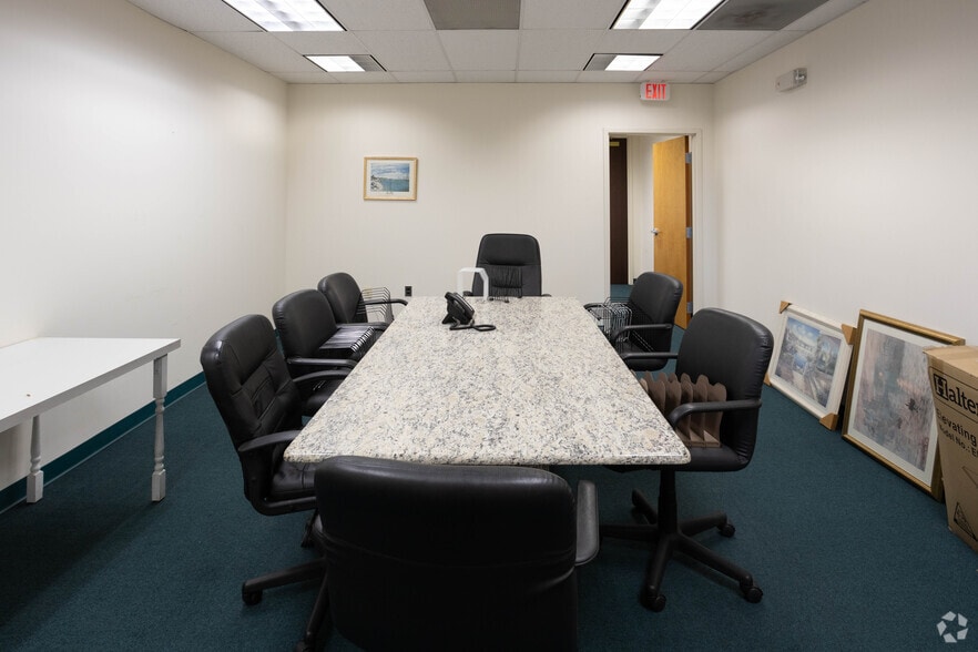 More Photos Of 900 US Highway 9 N, Woodbridge Office For Lease