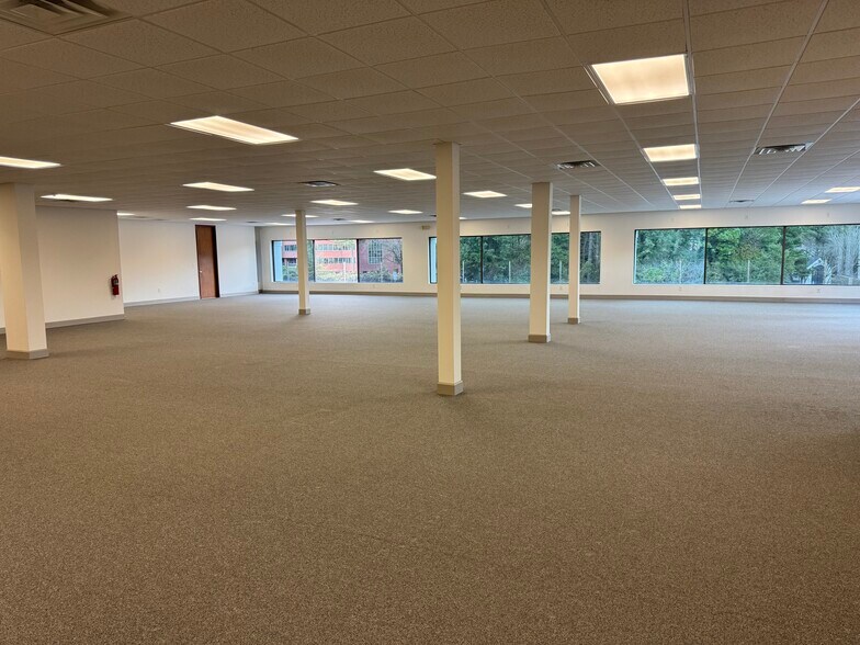 More Photos Of 2707 Buford Hwy, Atlanta Office For Sale