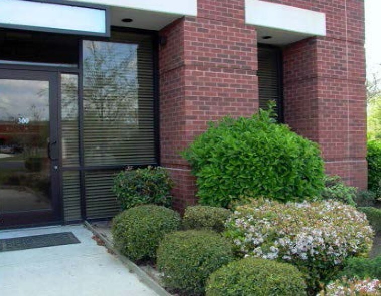 More Photos Of 8001 Chatham Center Dr, Savannah Office For Lease