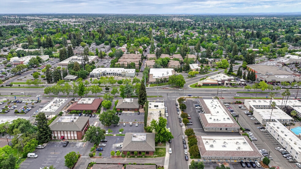More Photos Of 2398 Fair Oaks Blvd, Sacramento Office For Sale