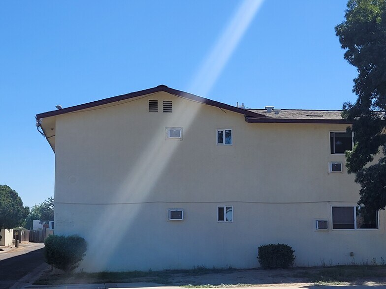 More Photos Of 340 S Blackstone St, Tulare Apartments For Sale