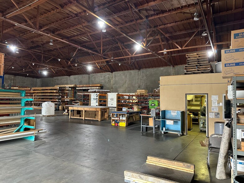 More Photos Of 2084 Lapham Dr, Modesto Warehouse For Sale