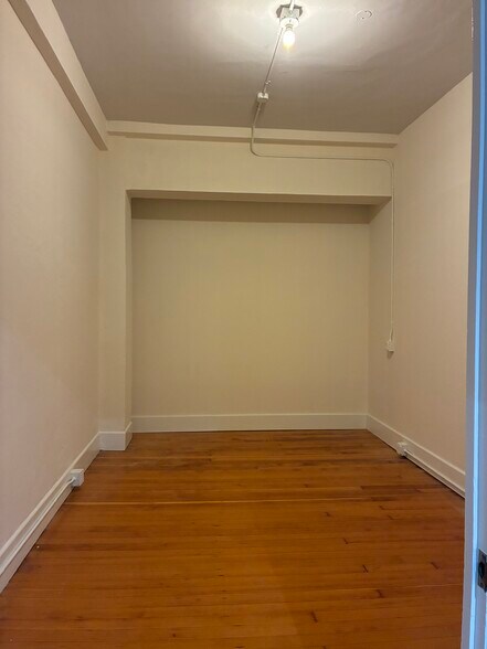 More Photos Of 2141 Mission St, San Francisco Loft Creative Space For Lease