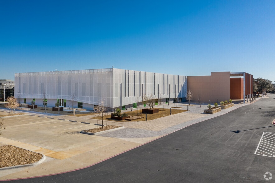 More Photos Of 8201 N FM 620, Austin Office For Lease