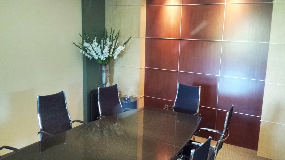 More Photos Of 4725 Village Plaza Loop, Eugene Office For Sale