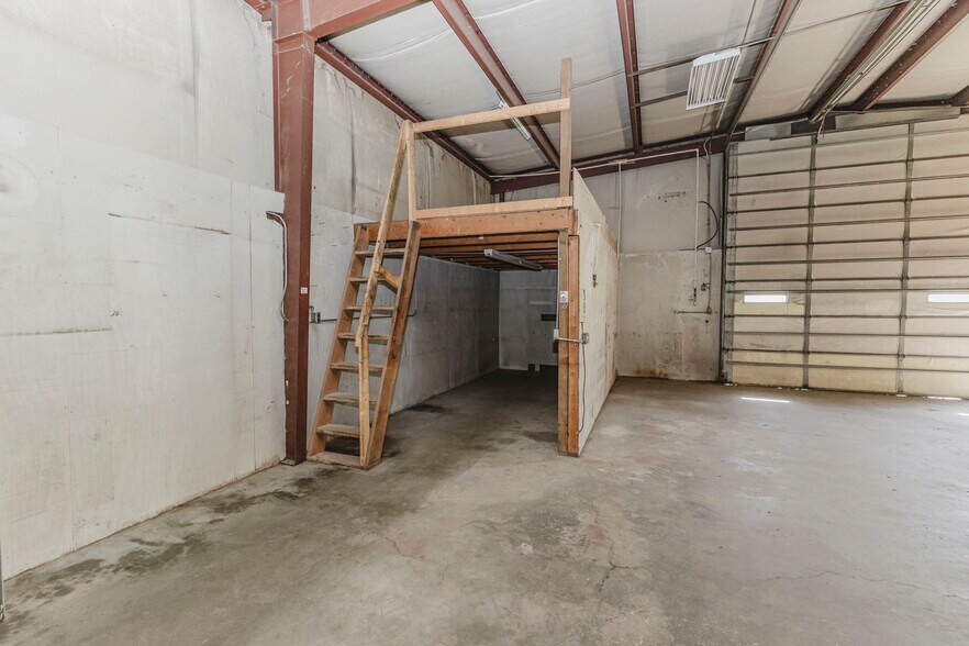 More Photos Of 3315 Central Ave, Winfield Warehouse For Sale