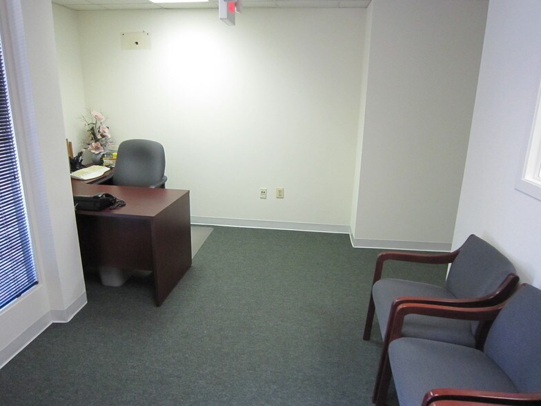 More Photos Of 849 Quince Orchard Blvd, Gaithersburg Medical For Lease