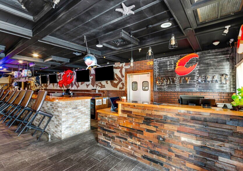 More Photos Of 2901 Tyrone Blvd, Saint Petersburg Restaurant For Sale