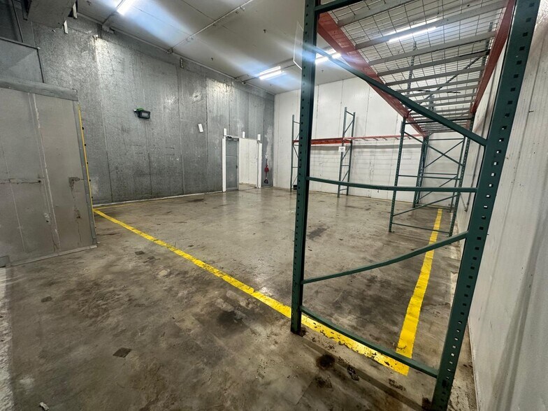 More Photos Of 8292-8320 NW 14th St, Doral Warehouse For Lease